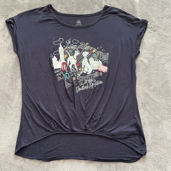 DisneyWorld Epcot Showcase United Kingdom London 101 Dalmatians Top/Shirt Medium - Picture 1 of 9